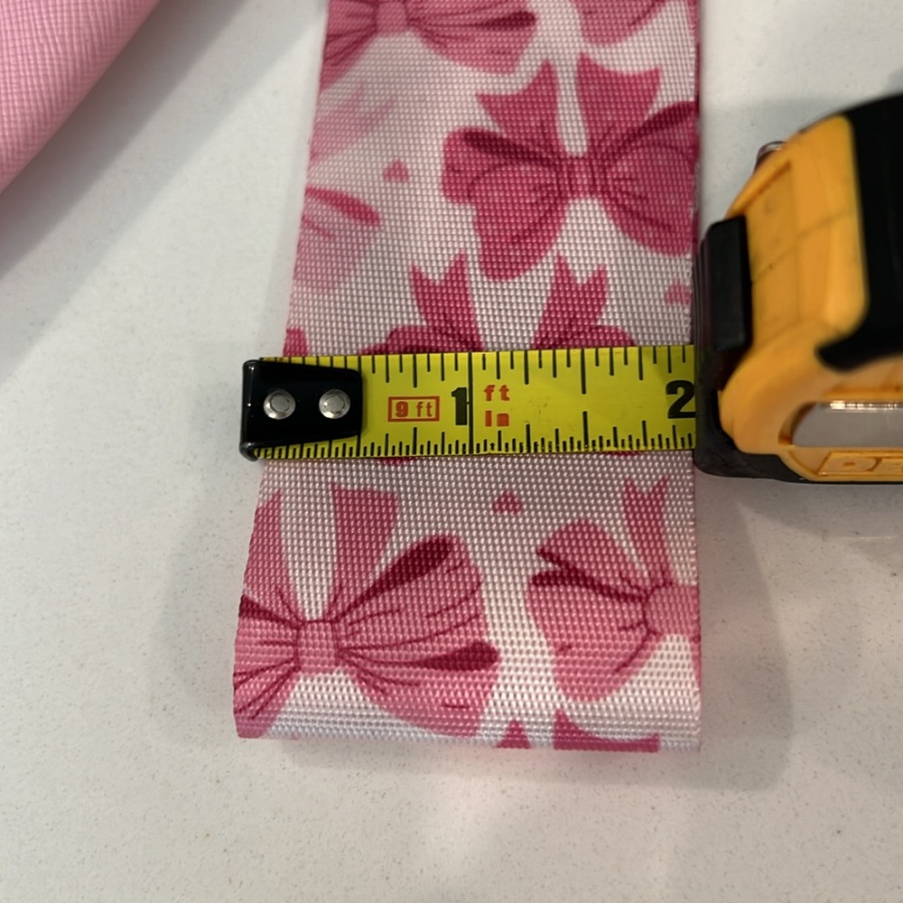Cute.BOW🎀🎀 Wristlet..🎀 - Picture 5 of 16